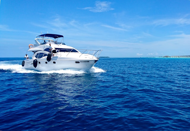 7 Reasons a Luxury Yacht Charter Is a Memorable Way to Explore Singapore